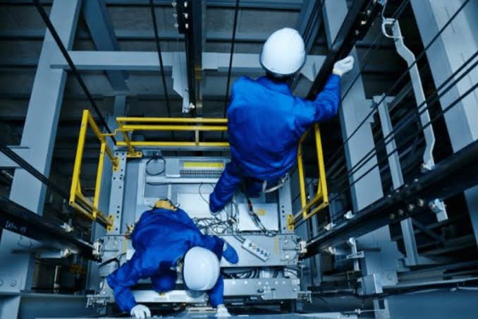 Sistem hoist gedung bertingkat
